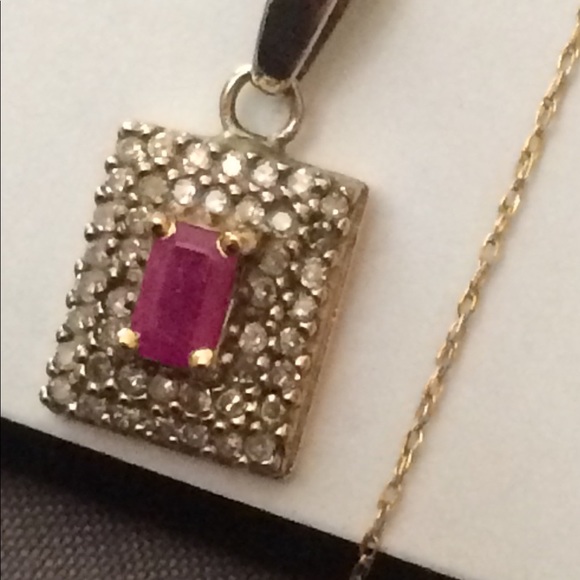 10k diamond necklace. - Picture 3 of 9